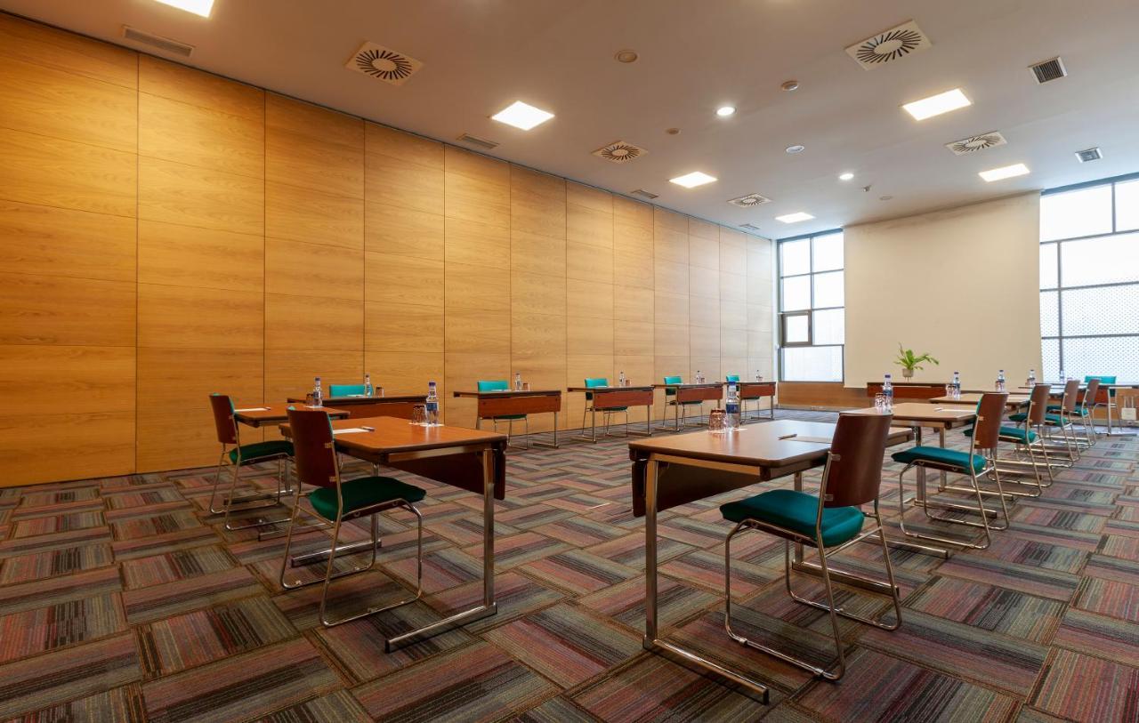Hotel Puerta De Bilbao Barakaldo Buitenkant foto