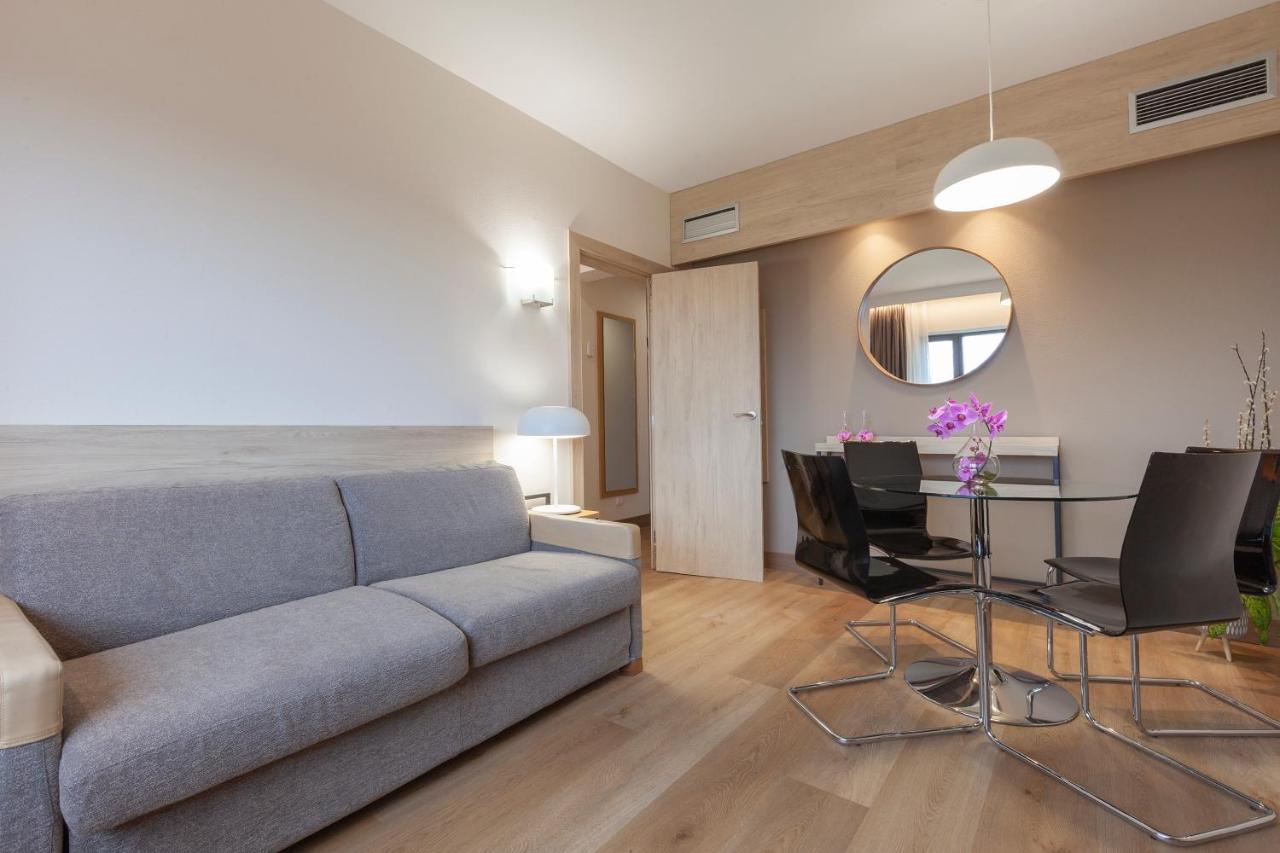 Hotel Puerta De Bilbao Barakaldo Buitenkant foto