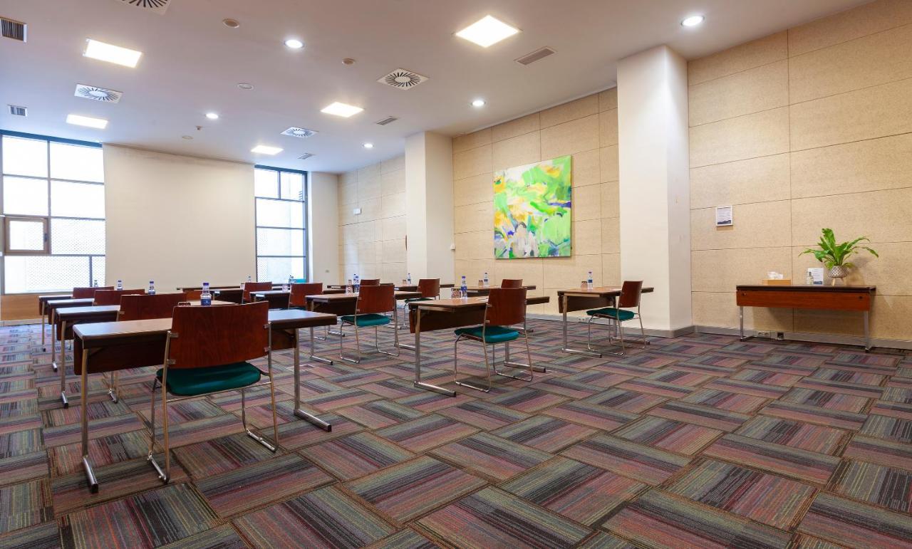 Hotel Puerta De Bilbao Barakaldo Buitenkant foto