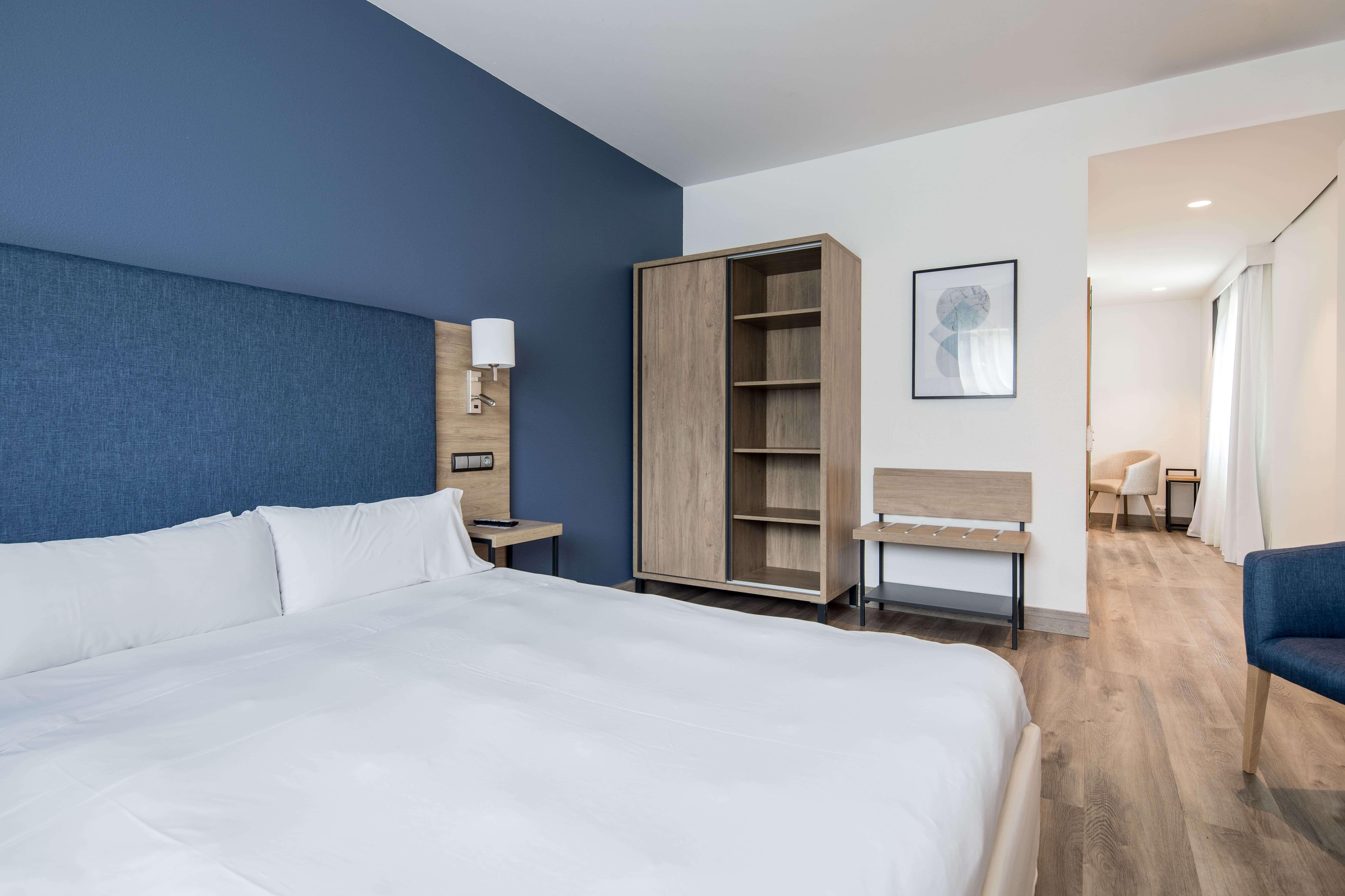 Hotel Puerta De Bilbao Barakaldo Buitenkant foto