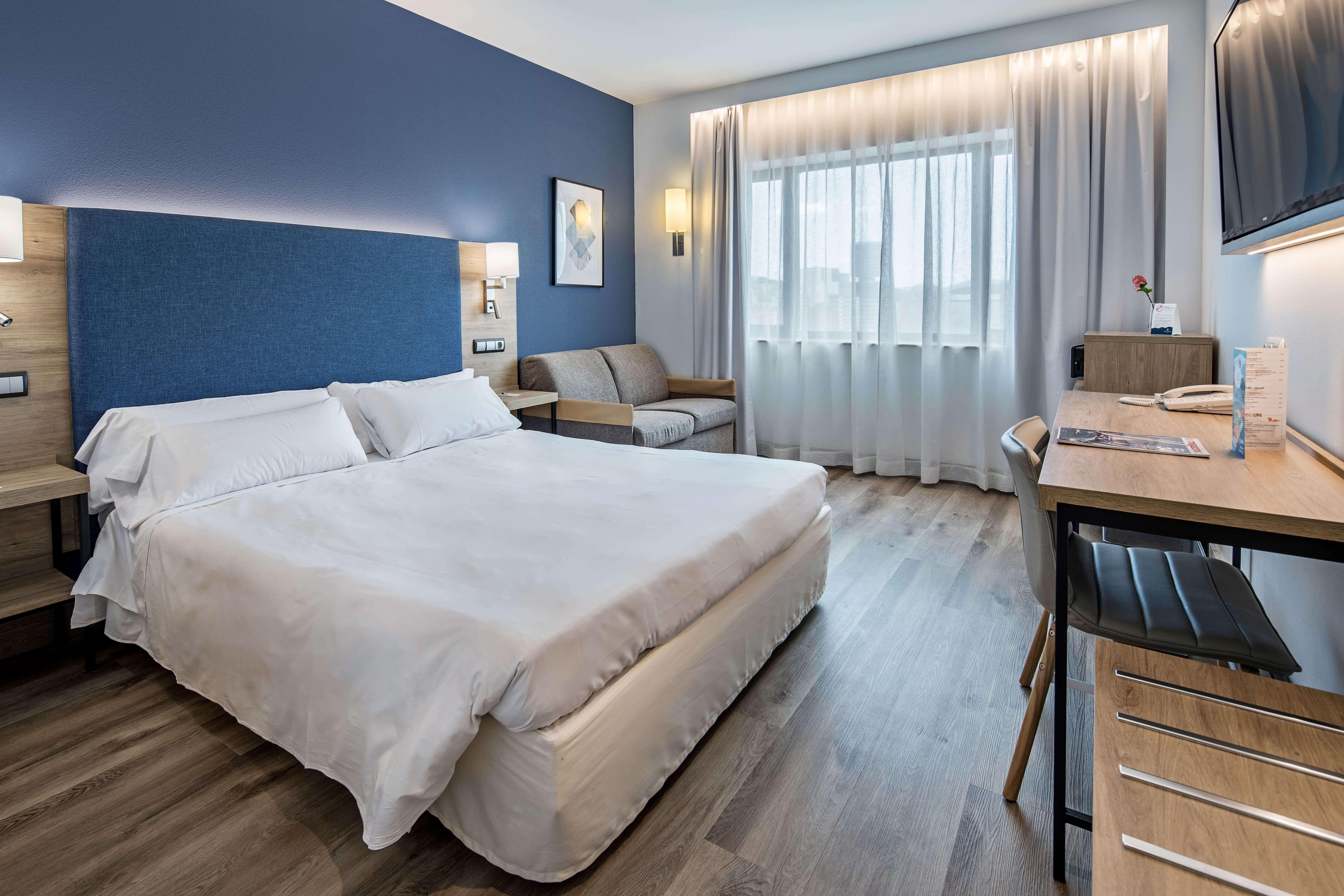 Hotel Puerta De Bilbao Barakaldo Buitenkant foto